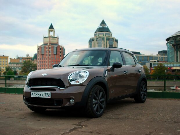 Тест-драйв MINI Countryman